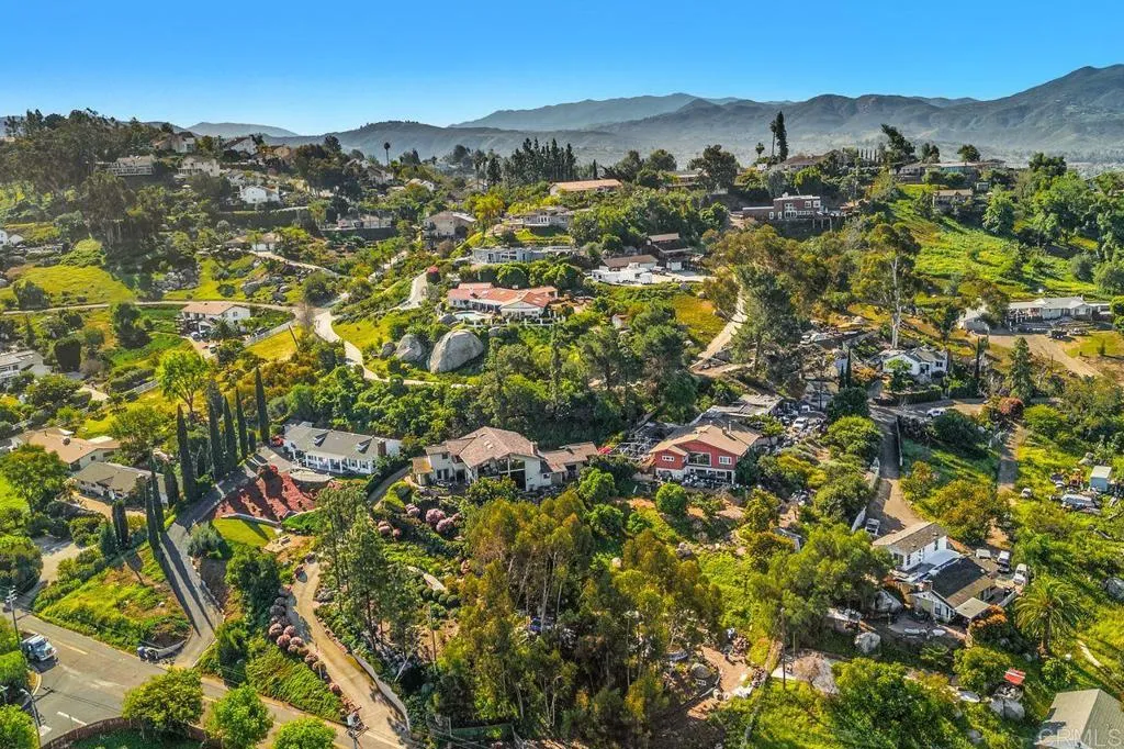 https://cdn.realtyfeed.com/cdn/127/306666130/c9946611a5e07f629ca9aaec9d238d4e.webp