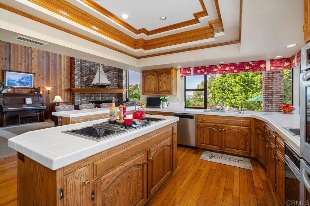 https://cdn.realtyfeed.com/cdn/127/306666130/ed5da09dbe361be7e8d056d38a23e447.webp