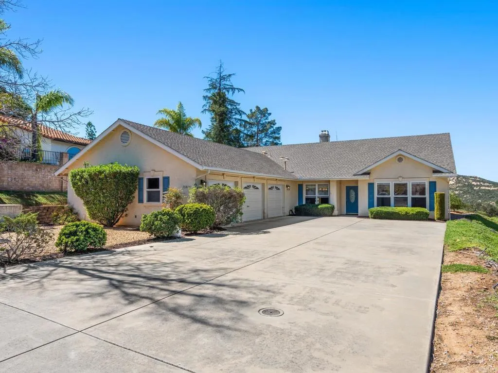 https://cdn.realtyfeed.com/cdn/127/306666329/0c4f32761cc461ac87b969d3b8793d94.webp