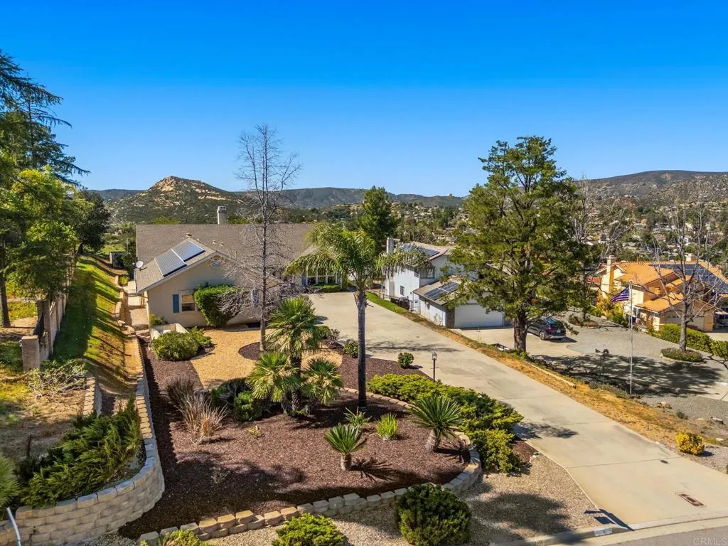 https://cdn.realtyfeed.com/cdn/127/306666329/1baa2e3148a9dac1ab2263c0eaccd114.webp