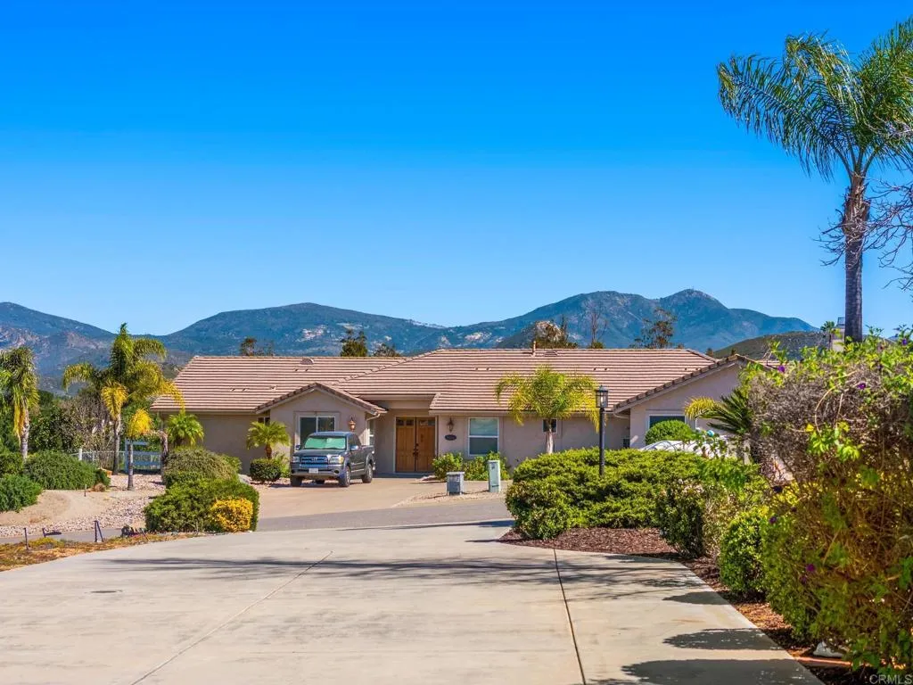 https://cdn.realtyfeed.com/cdn/127/306666329/1bfb0de6955aa99aaee986c6b9425939.webp