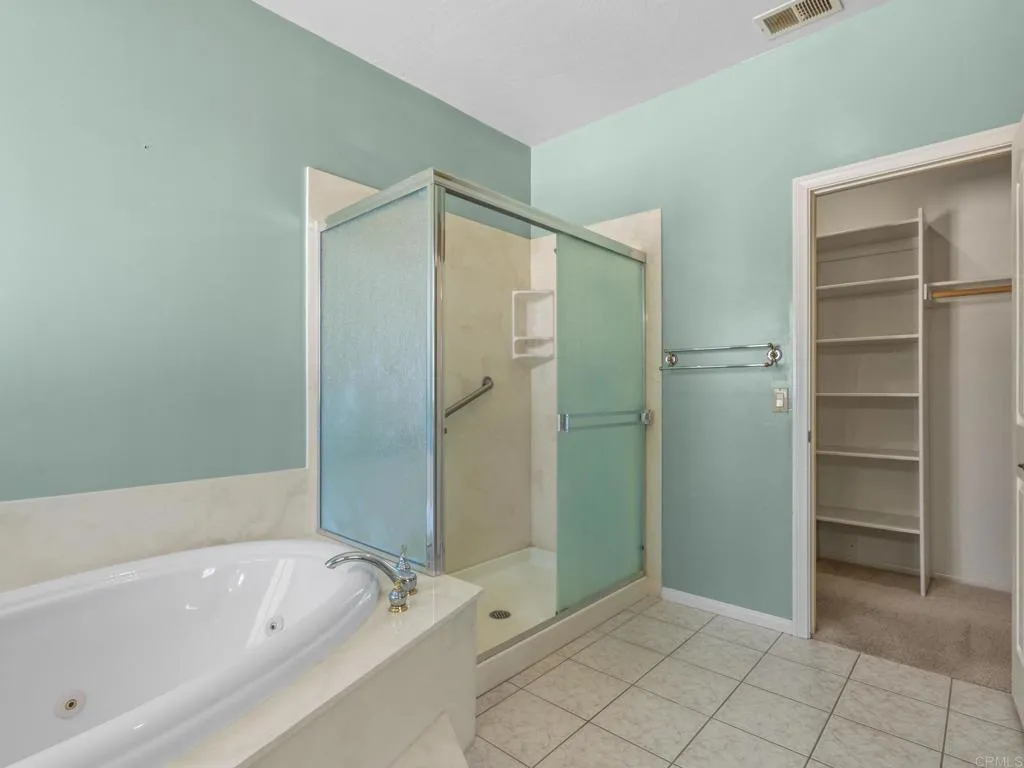 https://cdn.realtyfeed.com/cdn/127/306666329/50f55cbca85ca2fea4955e177887911f.webp