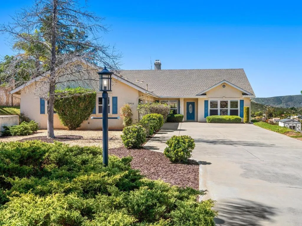 https://cdn.realtyfeed.com/cdn/127/306666329/8085def877187960231067d1a225ca47.webp