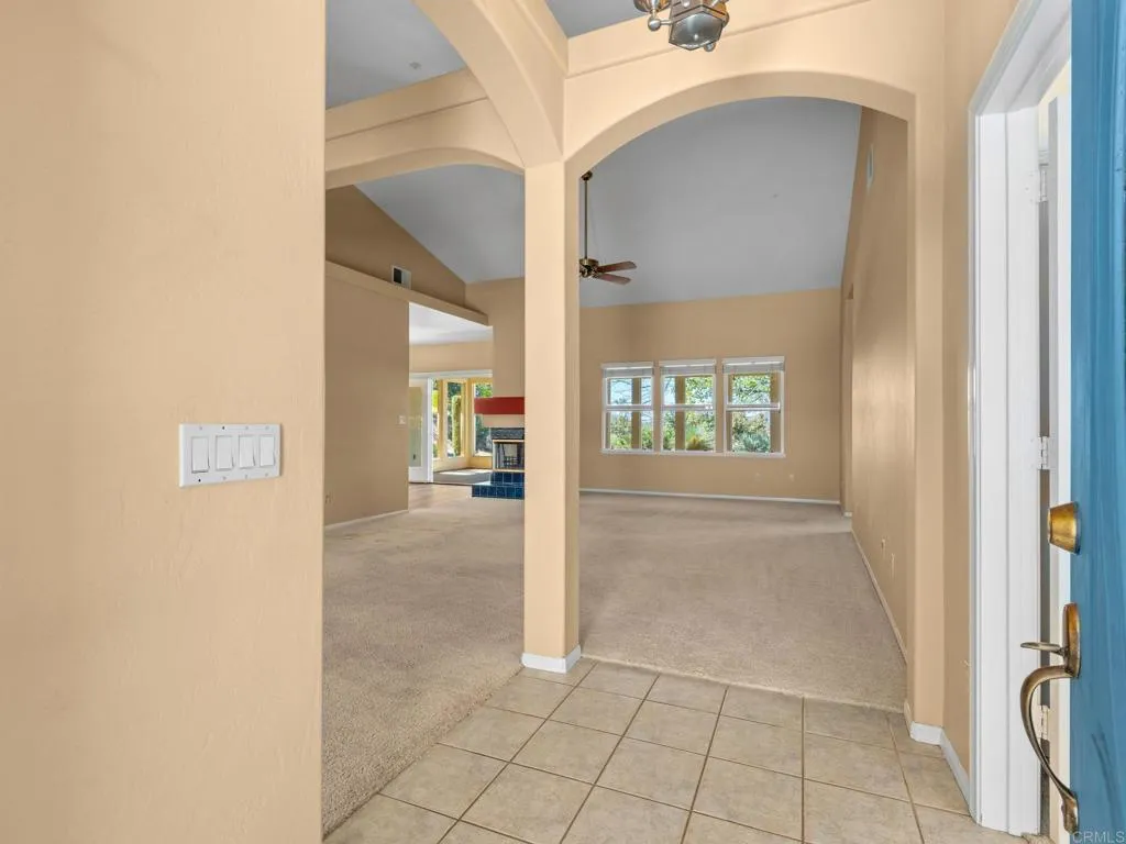 https://cdn.realtyfeed.com/cdn/127/306666329/a1ce91a4d838a288b795d27ac52129fa.webp