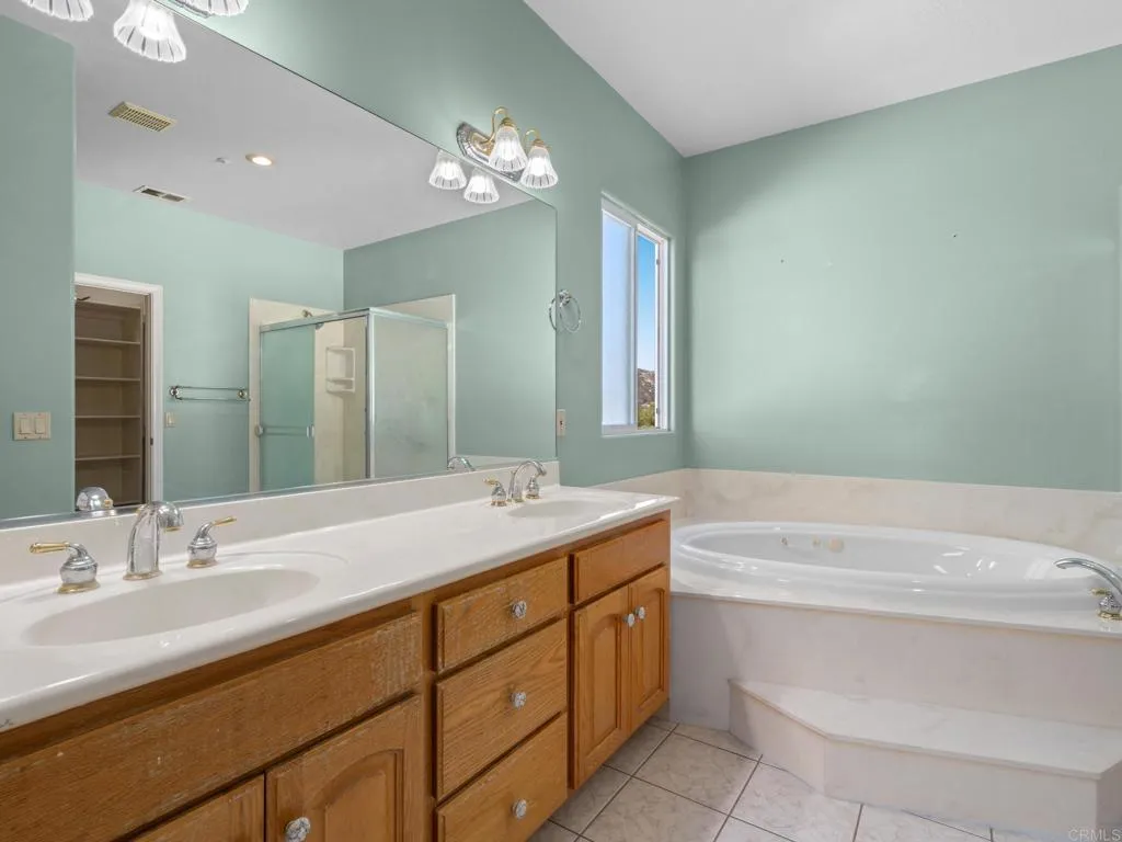 https://cdn.realtyfeed.com/cdn/127/306666329/afd3102ba229fafde796e30885ddcce4.webp