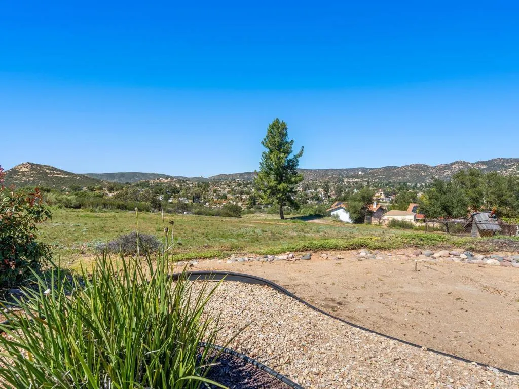 https://cdn.realtyfeed.com/cdn/127/306666329/d716a6012d6124dfe413ec202bf1eee5.webp