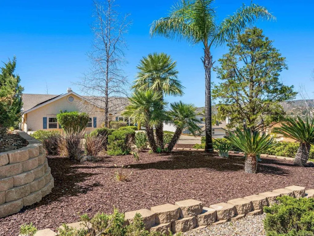 https://cdn.realtyfeed.com/cdn/127/306666329/efa711c0ef1d89066c72d608a3d73629.webp