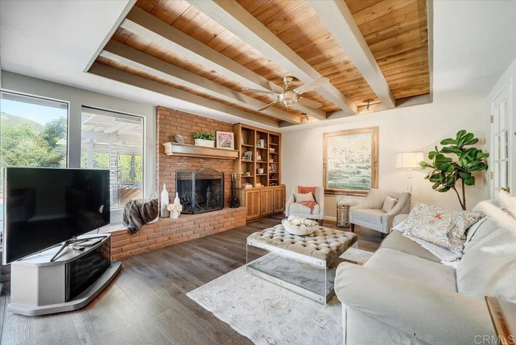 https://cdn.realtyfeed.com/cdn/127/306666443/74fc1de0600c92b31df6346ab9a687cd.webp