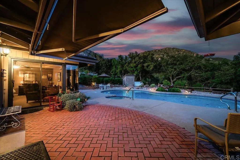 https://cdn.realtyfeed.com/cdn/127/306666443/8df21c754c8719a053fc6ba5eccb183b.webp