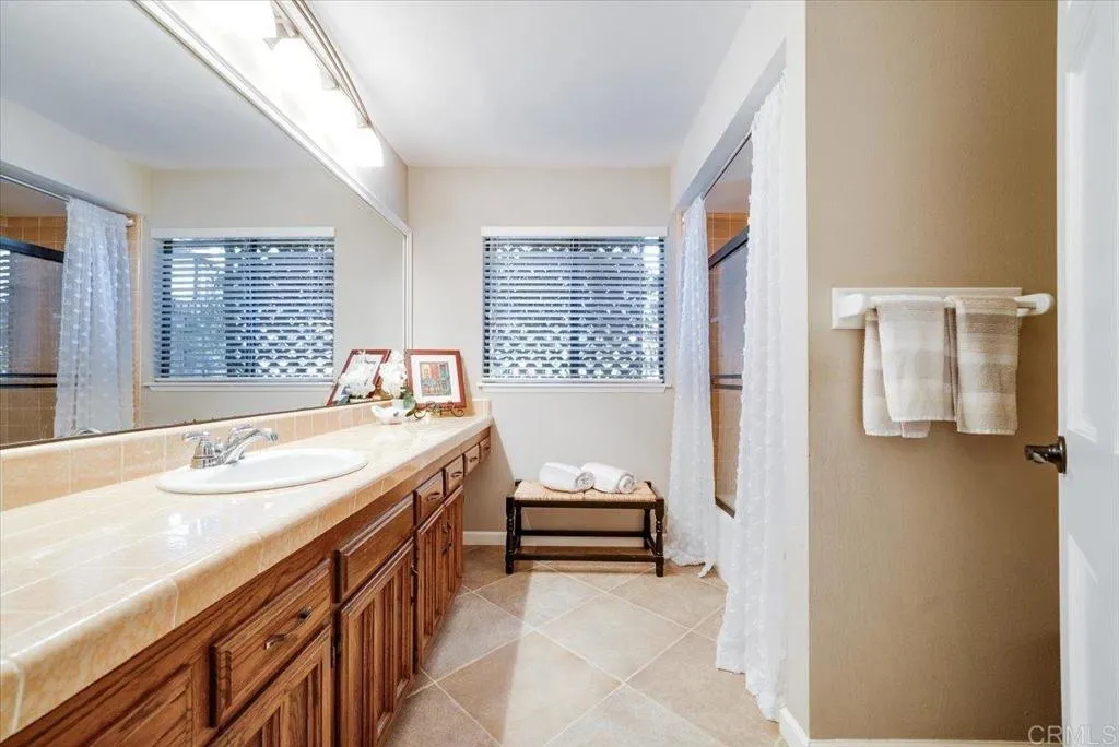 https://cdn.realtyfeed.com/cdn/127/306666443/a9206710c43c4aae4b5aae6ea1e8c8e0.webp