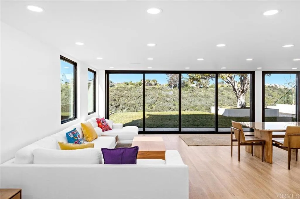 https://cdn.realtyfeed.com/cdn/127/306666533/00690b5ee37bc8229dd2d5e4931bc267.webp