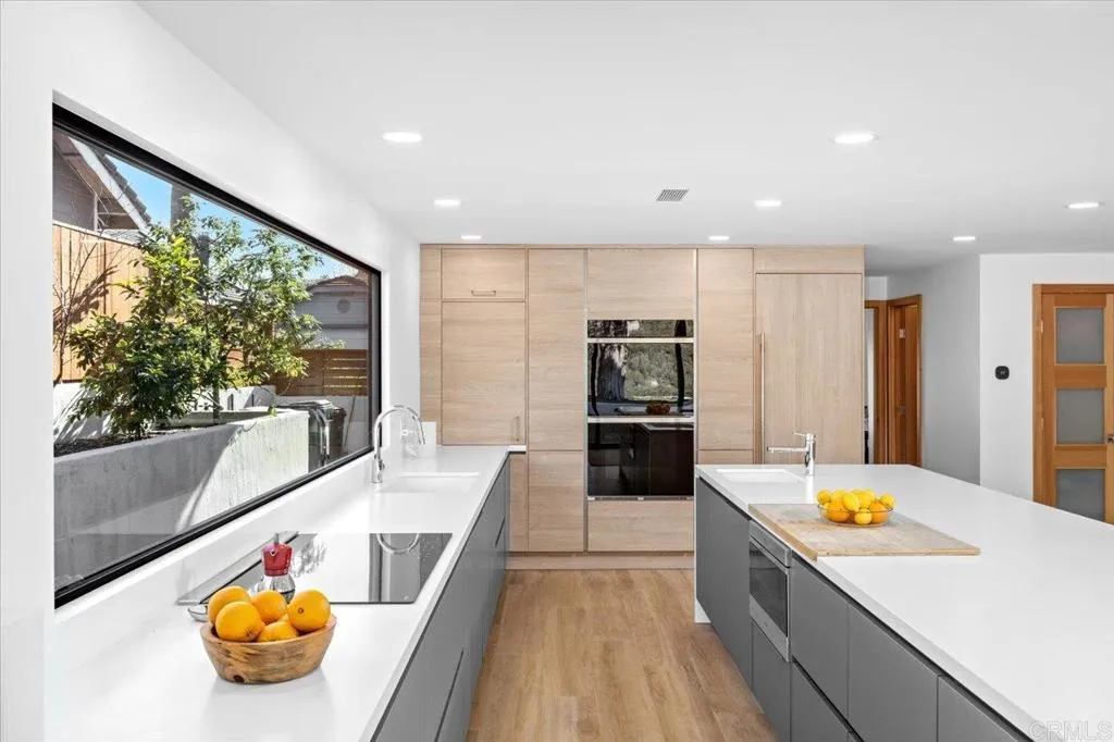 https://cdn.realtyfeed.com/cdn/127/306666533/11590c8bfb827cf60bc165b9b3d43d1f.webp