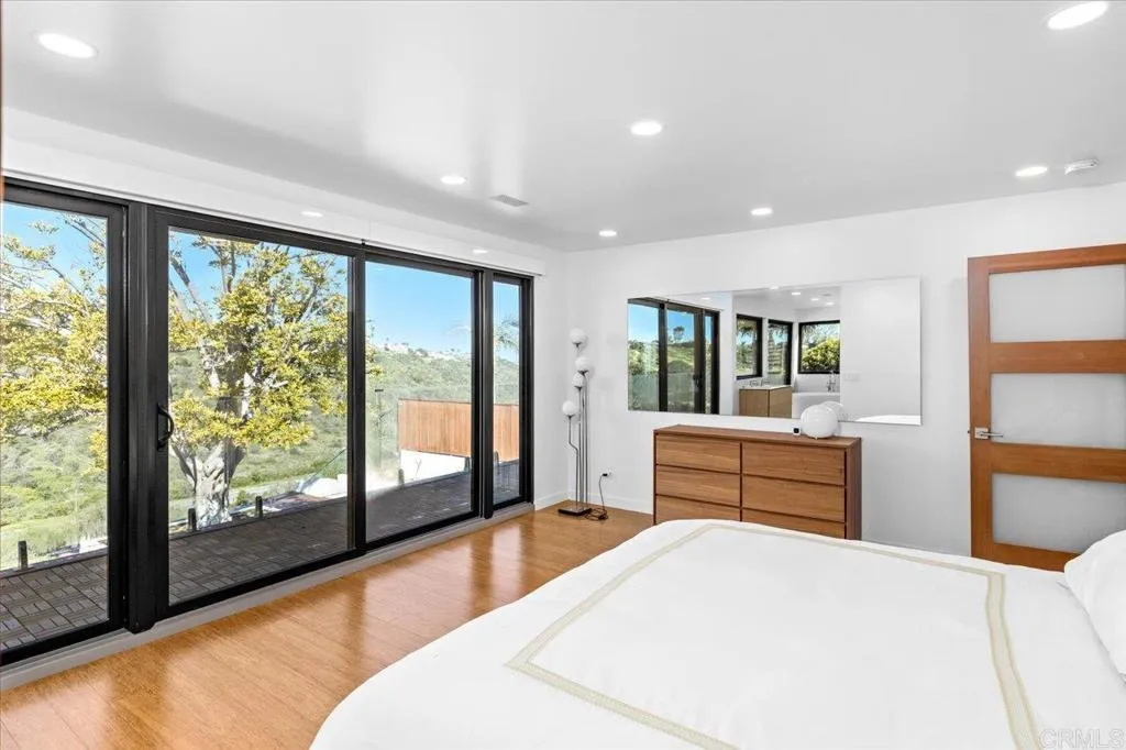https://cdn.realtyfeed.com/cdn/127/306666533/4b0763fe0eea135cd512aedb959ade7d.webp