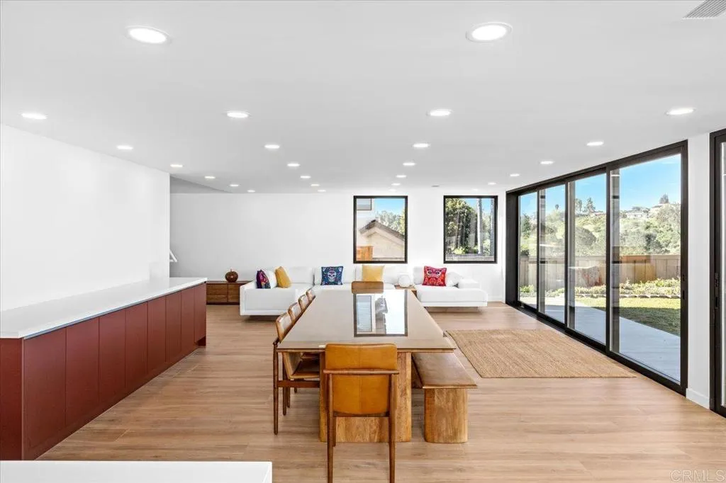 https://cdn.realtyfeed.com/cdn/127/306666533/7dd84315ee87ea5854ddb26cc92e9319.webp