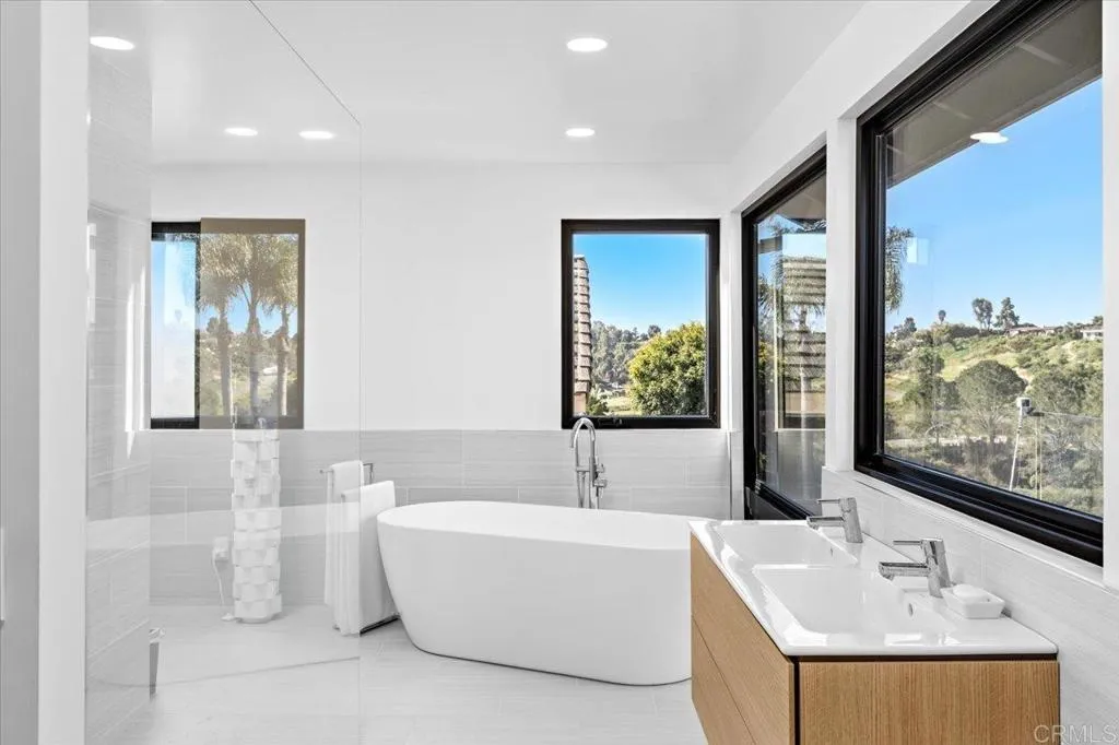 https://cdn.realtyfeed.com/cdn/127/306666533/b0e1101f07d68dee8a742c5b4e87187e.webp