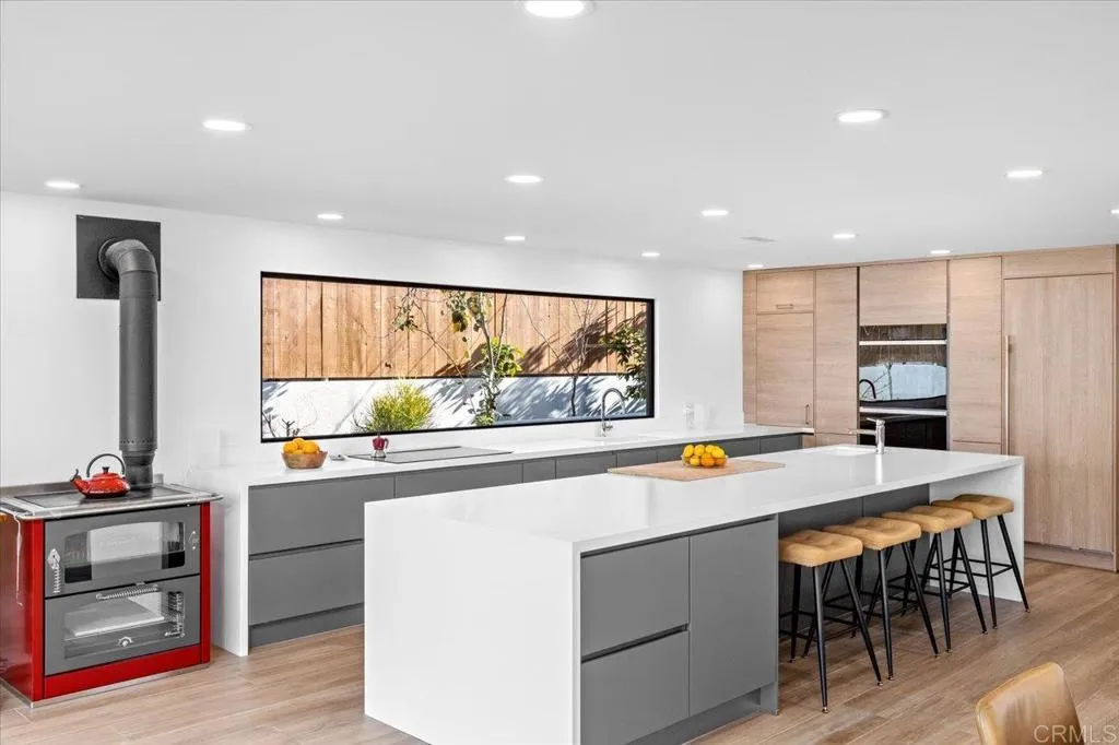https://cdn.realtyfeed.com/cdn/127/306666533/c4c72711fb20317bf217e0450574ba24.webp
