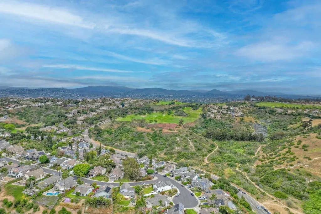 https://cdn.realtyfeed.com/cdn/127/306666533/e2cc52171ae69d802d4b2bd0fcd5ba6e.webp