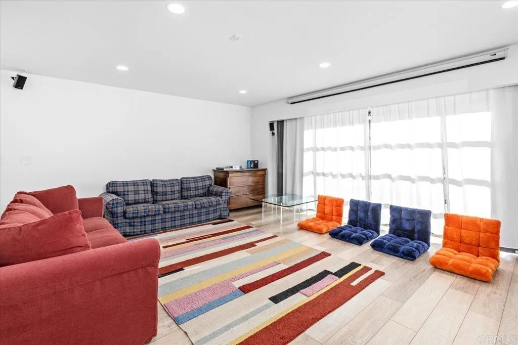 https://cdn.realtyfeed.com/cdn/127/306666533/f857f4a7ccd67405e4de22f30bd5e3c1.webp