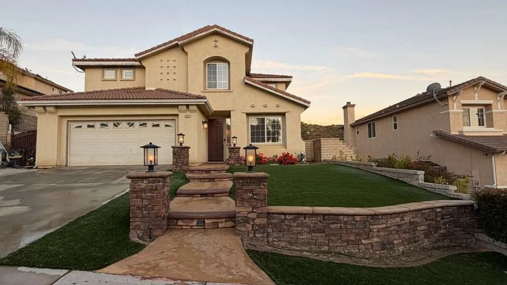 Saugus, CA 91390