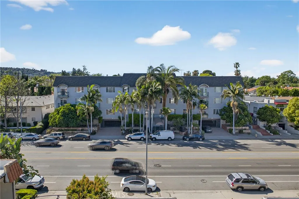 Sherman Oaks, CA 91423