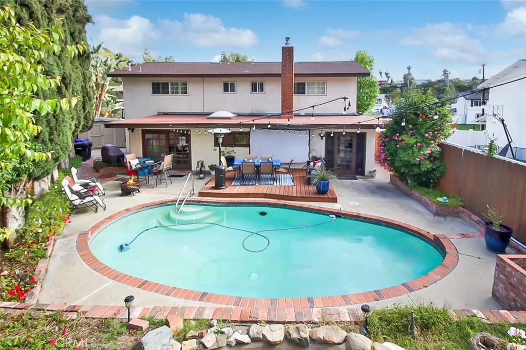 https://cdn.realtyfeed.com/cdn/127/306666601/f2e368891430fc2b44cd924771b6dfff.webp