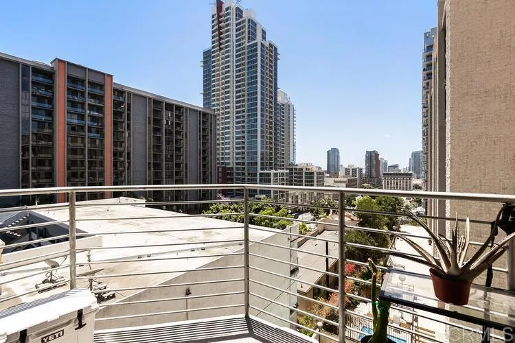 https://cdn.realtyfeed.com/cdn/127/306666606/37406db63a9d4f3aed1f8df64fe0d8b0.webp