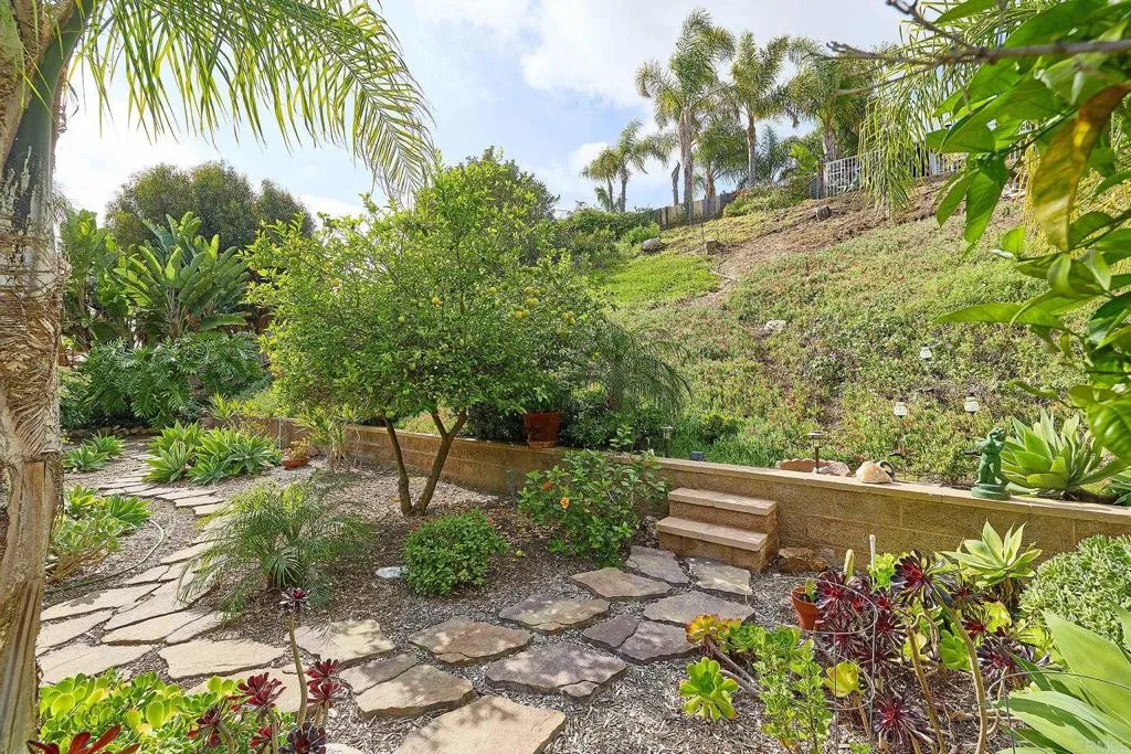https://cdn.realtyfeed.com/cdn/127/306666622/0b55d8edde25169ba911f6142a1b9647.webp