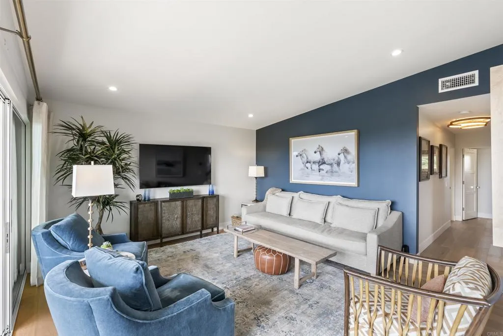 https://cdn.realtyfeed.com/cdn/127/306666626/86bf9d35d06cbb4f10a14894af59458d.webp