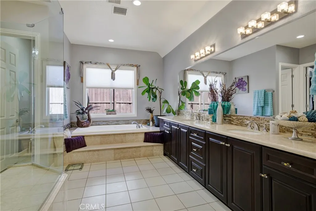 https://cdn.realtyfeed.com/cdn/127/306666651/d358d7f09b36398127906e2a6b8a41d8.webp