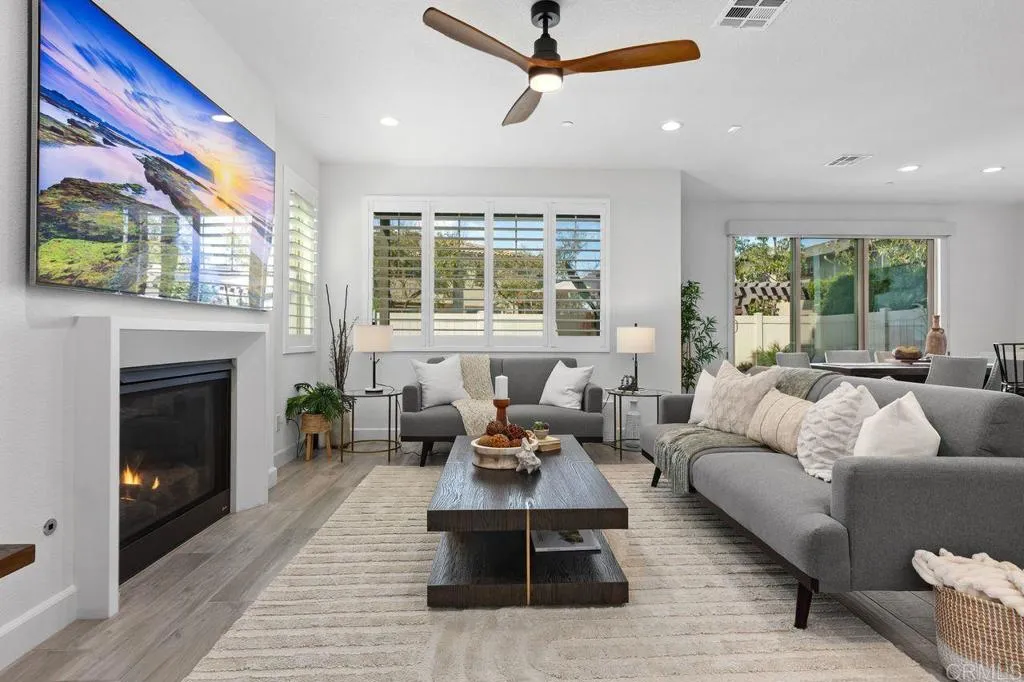 https://cdn.realtyfeed.com/cdn/127/306666725/1f0d7f163568d469f15b0ff5d90eb293.webp