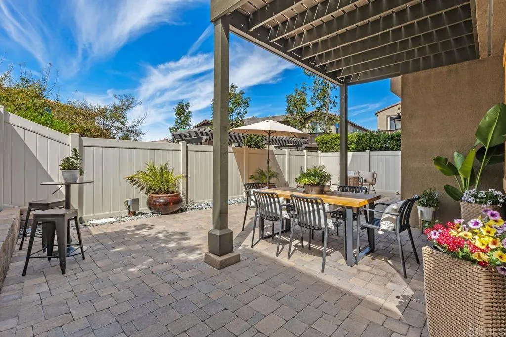https://cdn.realtyfeed.com/cdn/127/306666725/e4e7d0b8959442afe5f26a959cf44bd9.webp