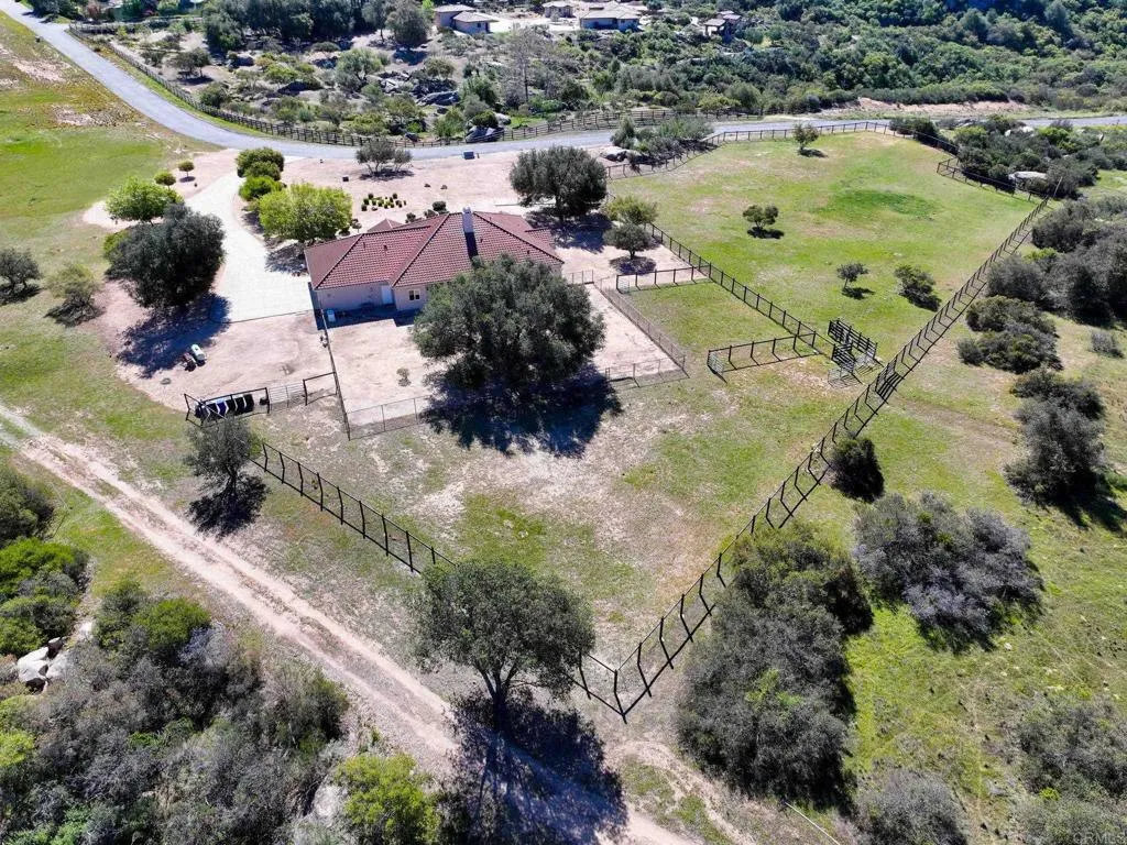 https://cdn.realtyfeed.com/cdn/127/306666730/8f39526d81190156d6cf7981a9f6ae67.webp