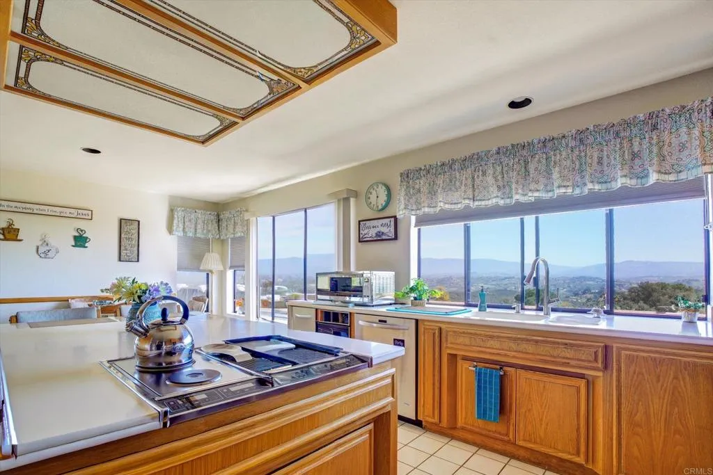 https://cdn.realtyfeed.com/cdn/127/306666764/e10f16568c01c6ede51fb750a5ca644d.webp