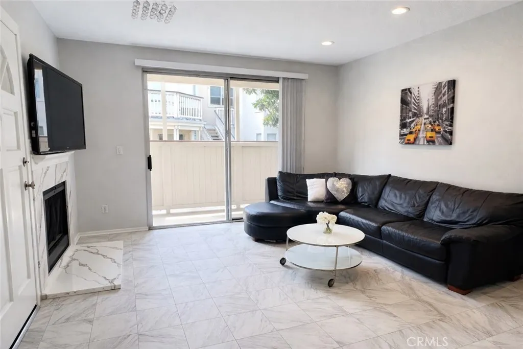 2456 Pleasant Way Unit A, Thousand Oaks, CA 91362 - Photo 3 of 37, Thousand Oaks, CA
