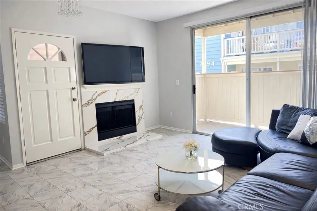 2456 Pleasant Way Unit A, Thousand Oaks, CA 91362 - Photo 4 of 37, Thousand Oaks, CA