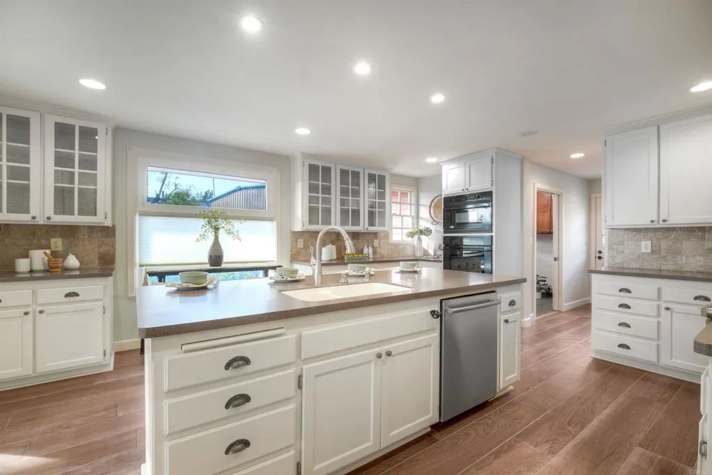 https://cdn.realtyfeed.com/cdn/127/306666802/2923538b9f4bf6362aaf5a69b417a8b4.webp