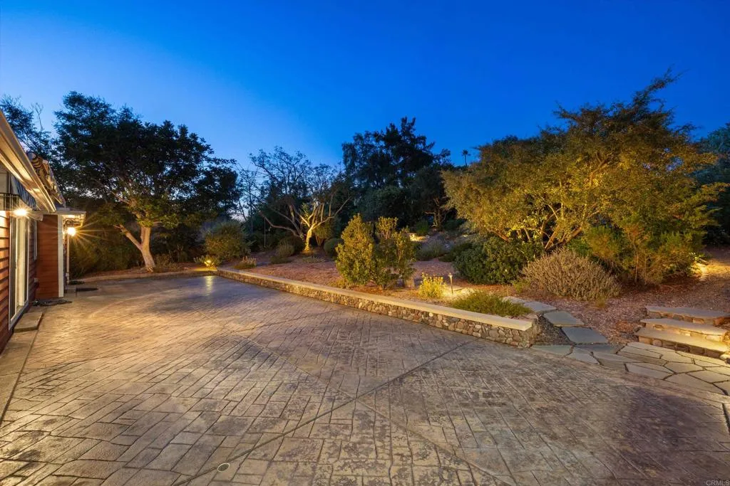 https://cdn.realtyfeed.com/cdn/127/306666802/c3d12e89ae9ff14c1be89335d2451314.webp