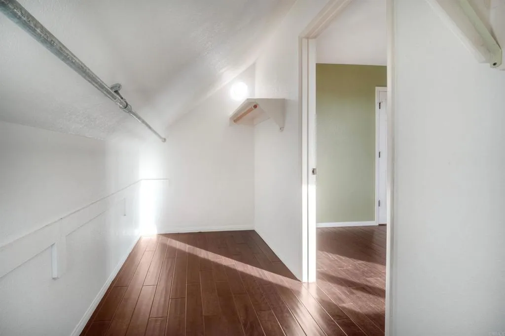 https://cdn.realtyfeed.com/cdn/127/306666802/c4b8e9df454534abc2ea154e276bcba7.webp