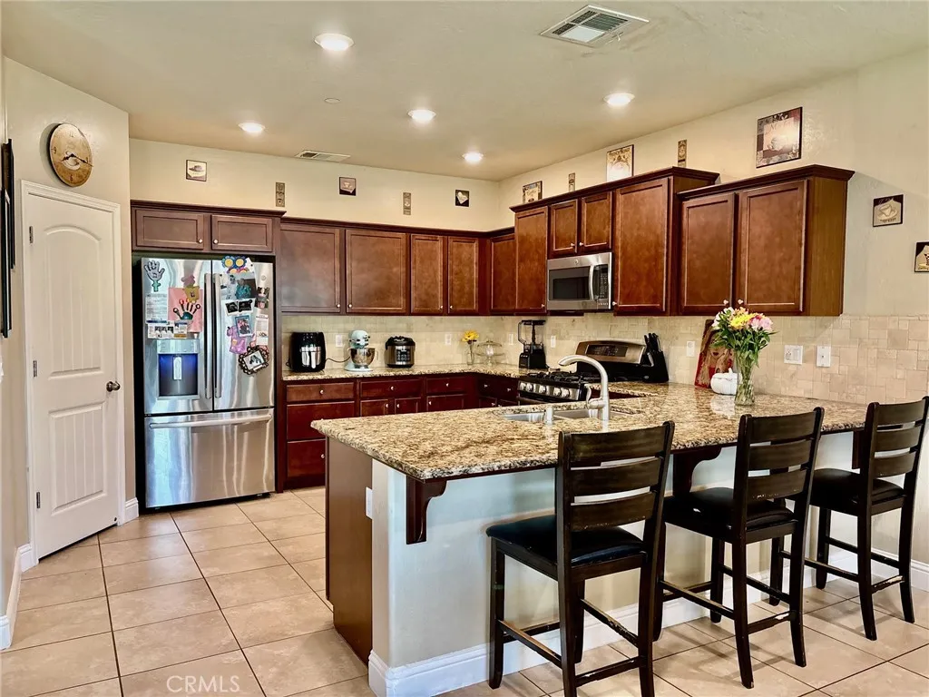 2220 N. Shady Street, Visalia, CA 93291 - Photo 5 of 15, Visalia, CA