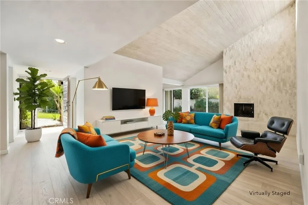 255 E Avenida Granada Unit 211