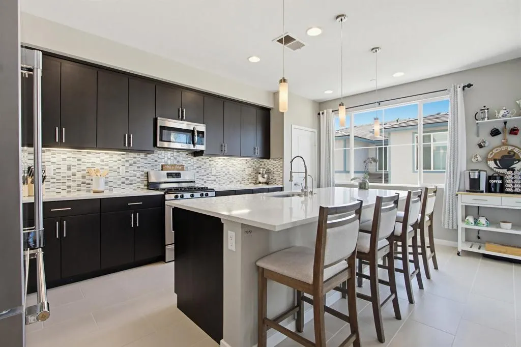 https://cdn.realtyfeed.com/cdn/127/306666887/70808dad499fa287b6c988c17bd3a172.webp