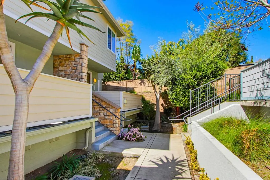 https://cdn.realtyfeed.com/cdn/127/306666887/90737e930047a812bda7fd29220bf22e.webp
