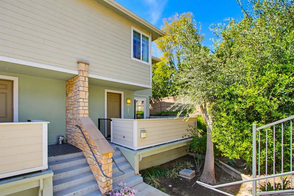 https://cdn.realtyfeed.com/cdn/127/306666887/ea86d38ea4892cb8b9ffffeefaef83cf.webp
