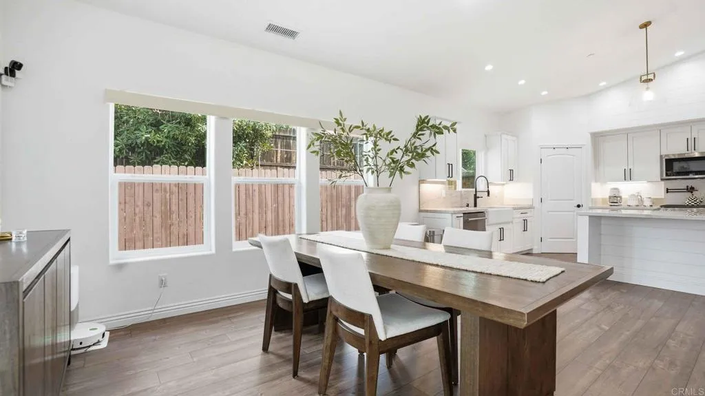 https://cdn.realtyfeed.com/cdn/127/306666929/a69b3f465a0a3d27c762372329fd4ed1.webp