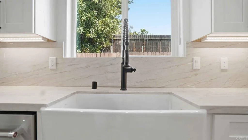 https://cdn.realtyfeed.com/cdn/127/306666929/fdf88dd83604f6f4aa5003c0c781cb59.webp