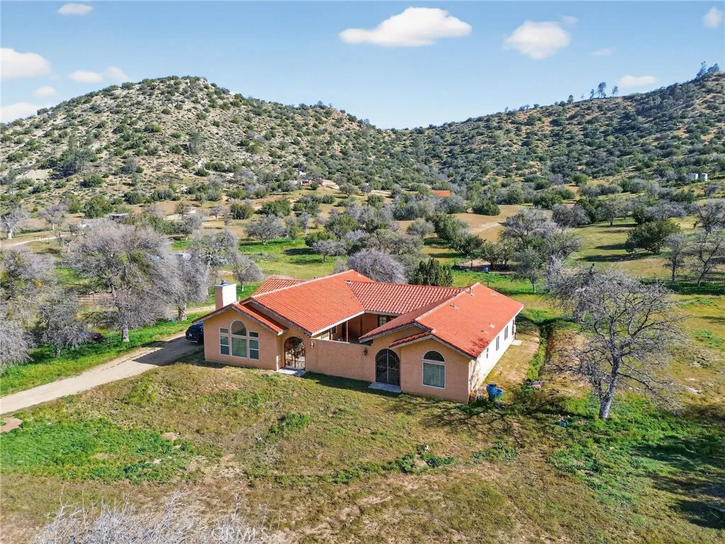 11701 Back Canyon Road, Caliente, CA 93518 - Photo 2 of 26, Caliente, CA