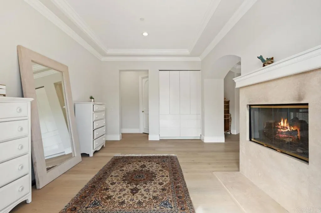 https://cdn.realtyfeed.com/cdn/127/306666965/72df0e7a7efb2cfff0539f4e3add1ea3.webp