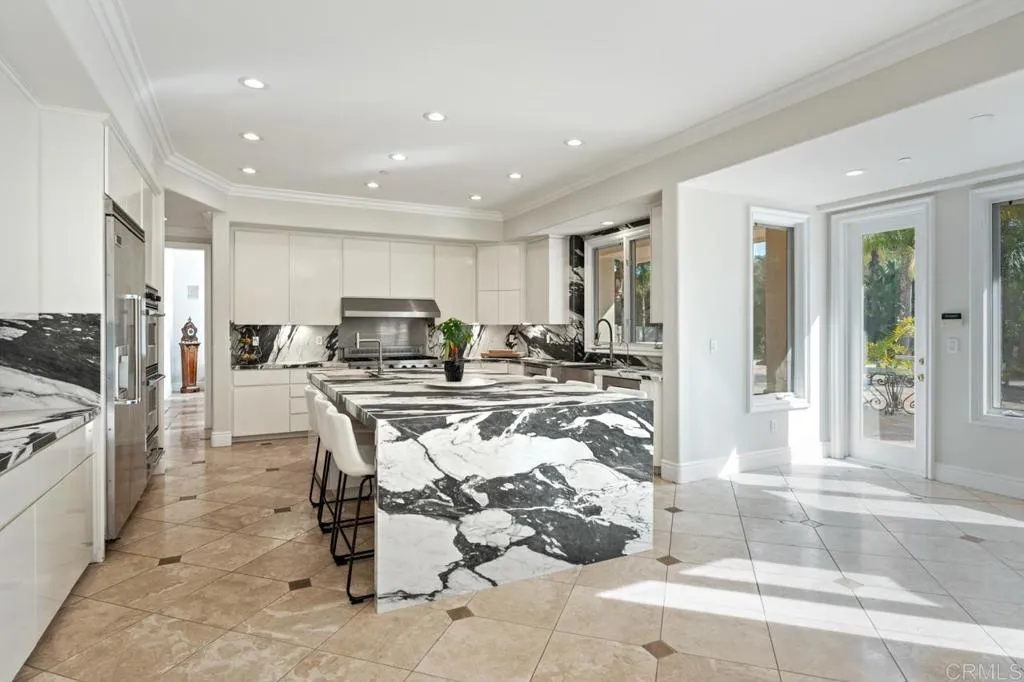 https://cdn.realtyfeed.com/cdn/127/306666965/c4833f59e9c45353ff97f7a2c7803a12.webp