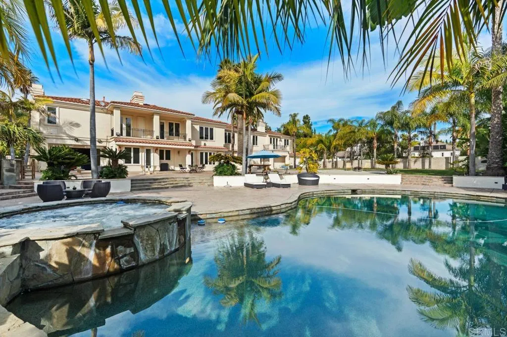 https://cdn.realtyfeed.com/cdn/127/306666965/fdc8f9ec5373ef837cd13d95fa226a40.webp