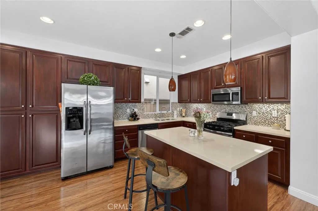 https://cdn.realtyfeed.com/cdn/127/306667022/7ba4c4cedd88e6319451267771ad5595.webp